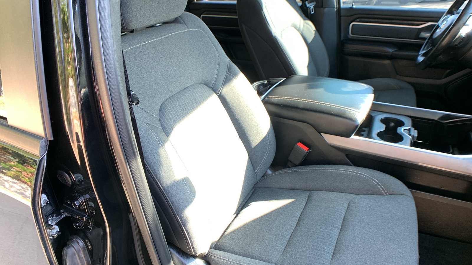 Used 2020 RAM 1500 Big Horn AWD/4WD image 30