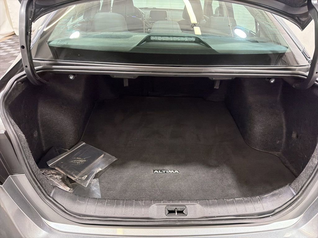Used 2024 Nissan Altima 2.5 SV image 17