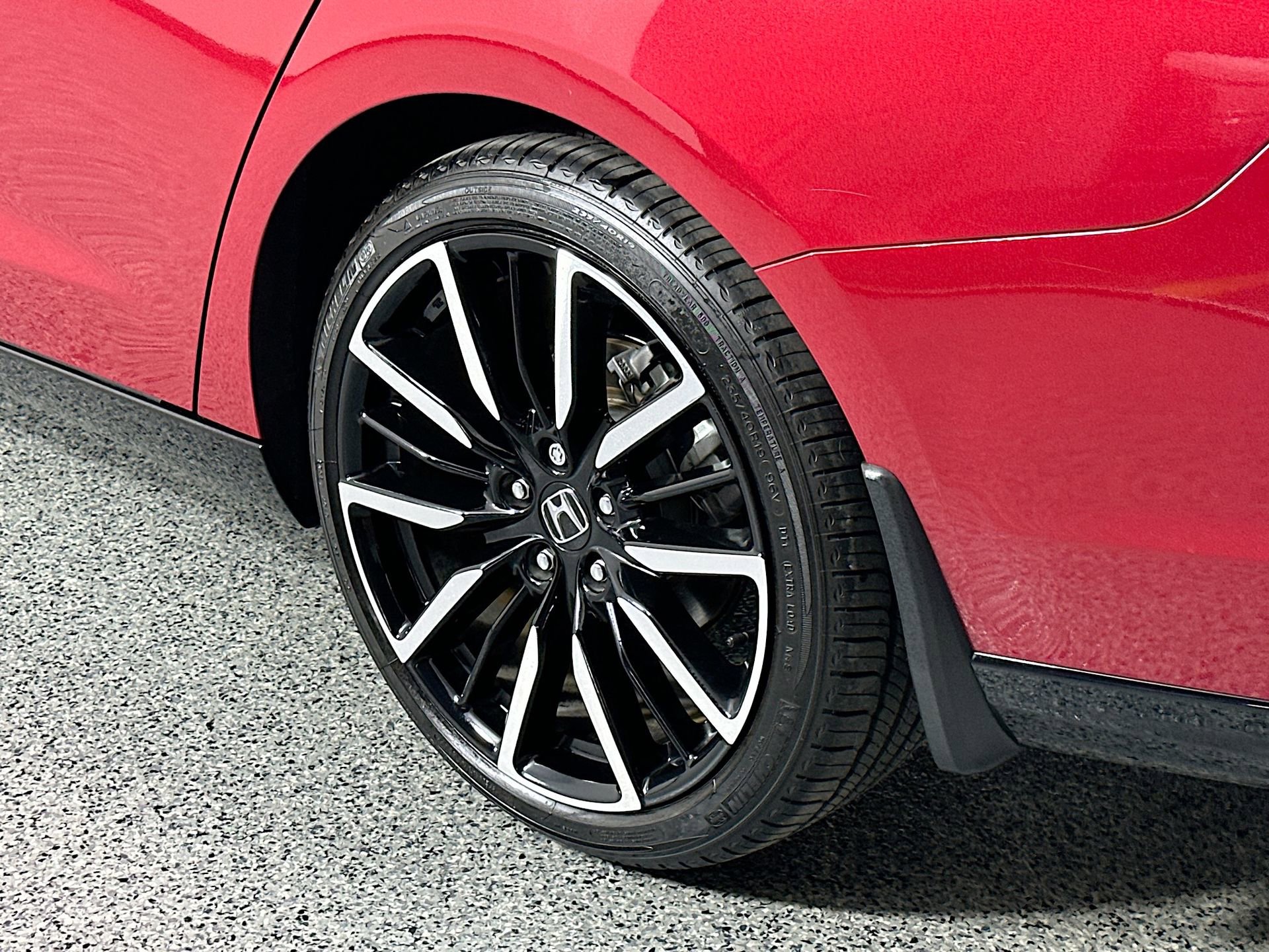 Used 2024 Honda Accord Touring image 9