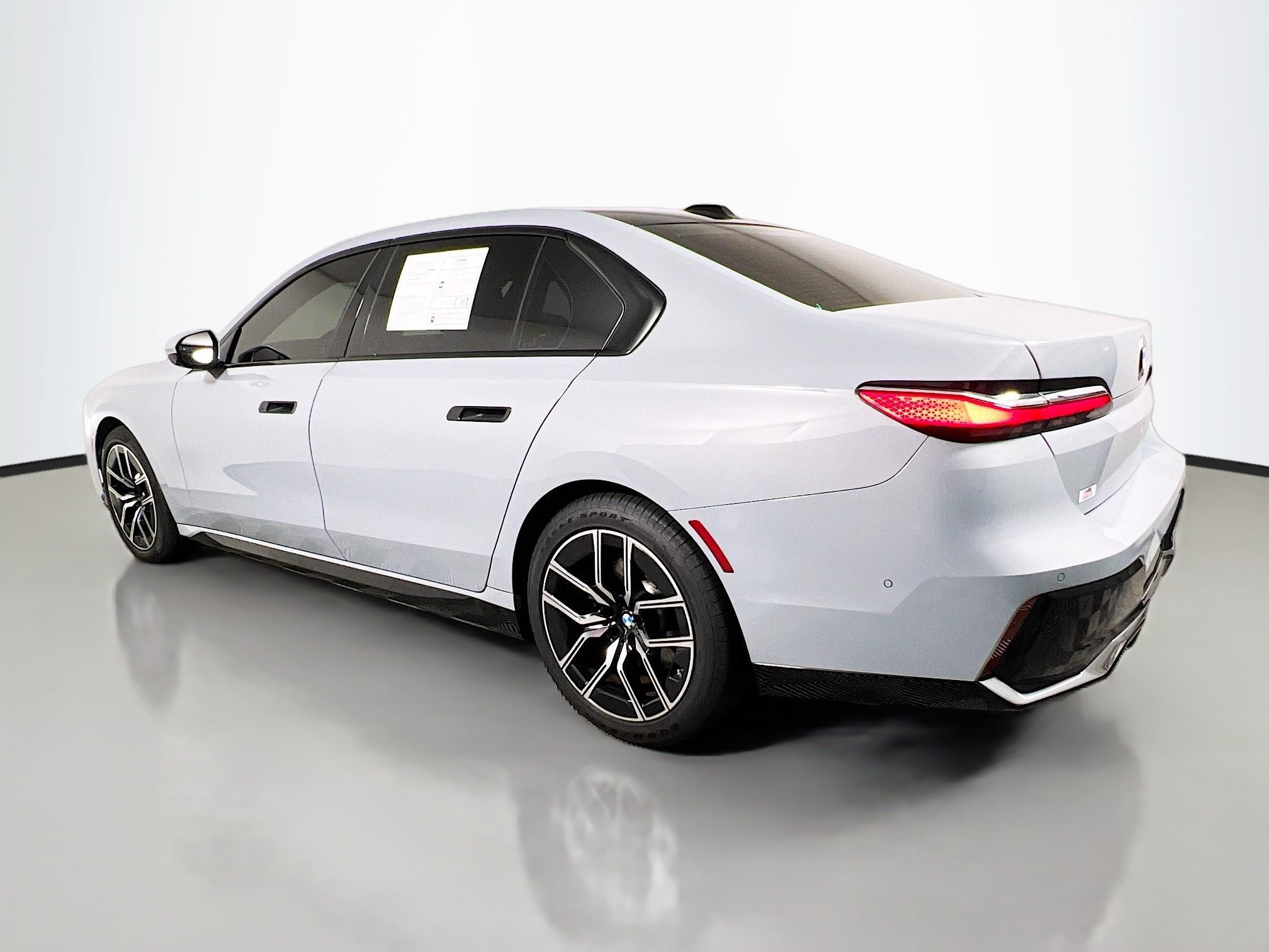 Used 2024 BMW 740i RWD image 8