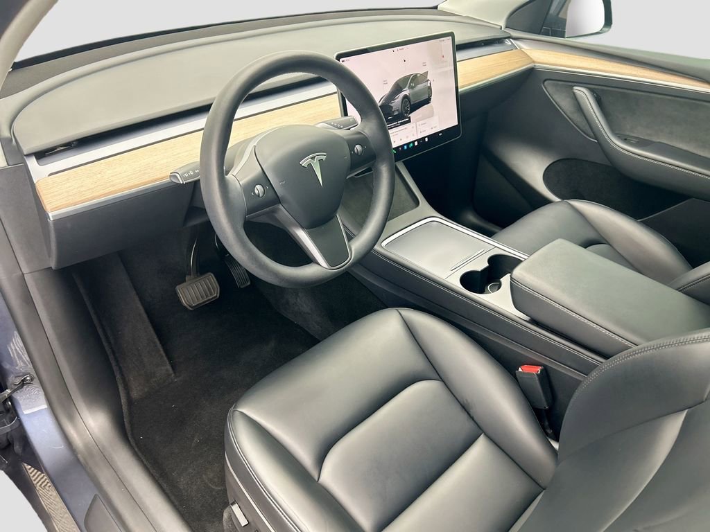 Used 2022 Tesla Model Y Long Range image 9