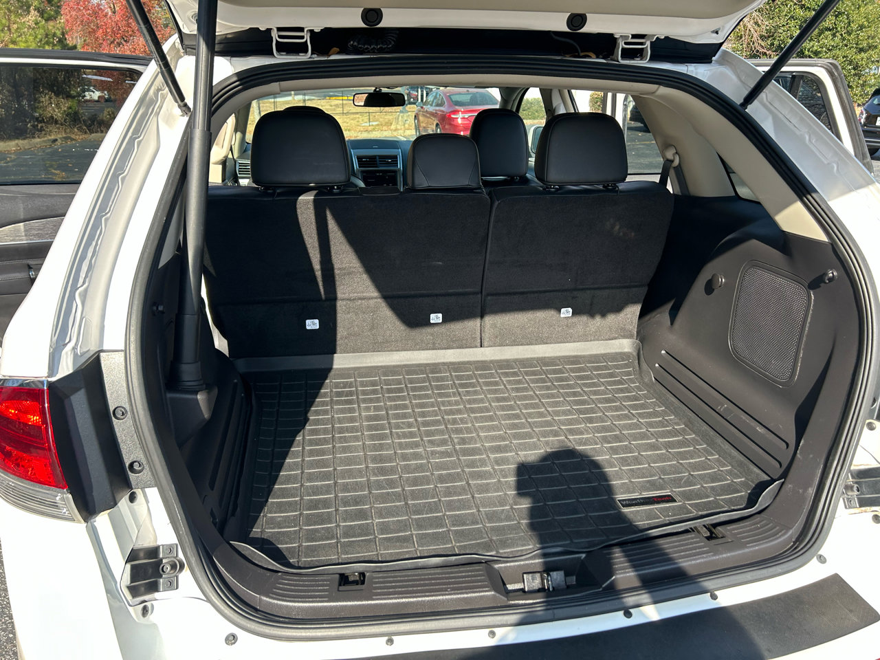 Used 2011 Lincoln MKX FWD w/ 101A Rapid Spec Order Code image 8