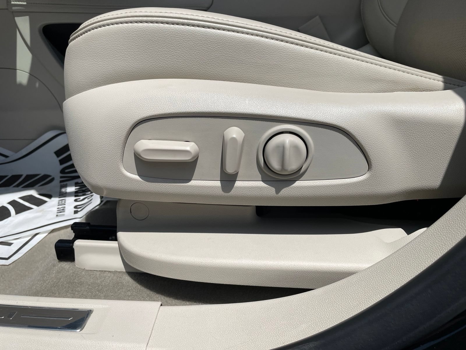Used 2023 GMC Acadia Denali FWD image 14