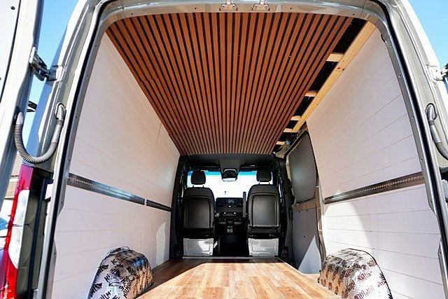 Used 2024 Mercedes-Benz Sprinter 2500 w/ Parking Package image 17