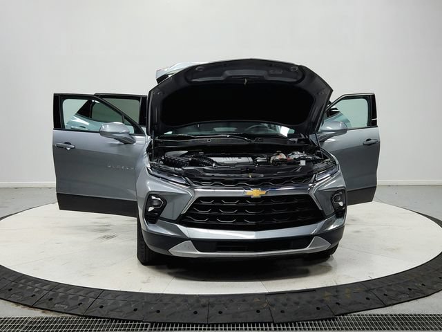 Used 2025 Chevrolet Blazer LT FWD image 11