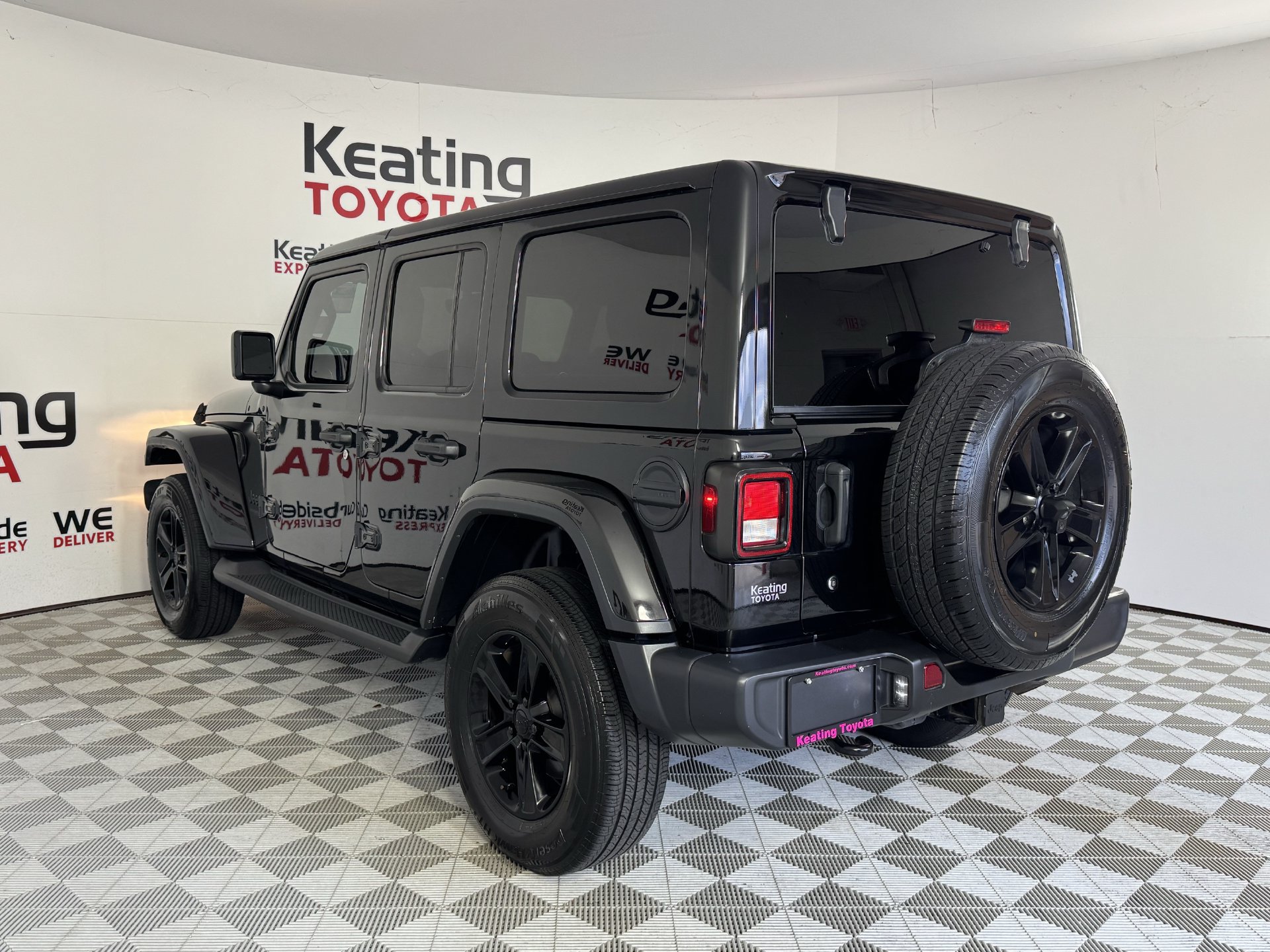Used 2020 Jeep Wrangler Unlimited Sahara AWD/4WD image 7
