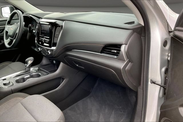 Used 2021 Chevrolet Traverse LS FWD image 14