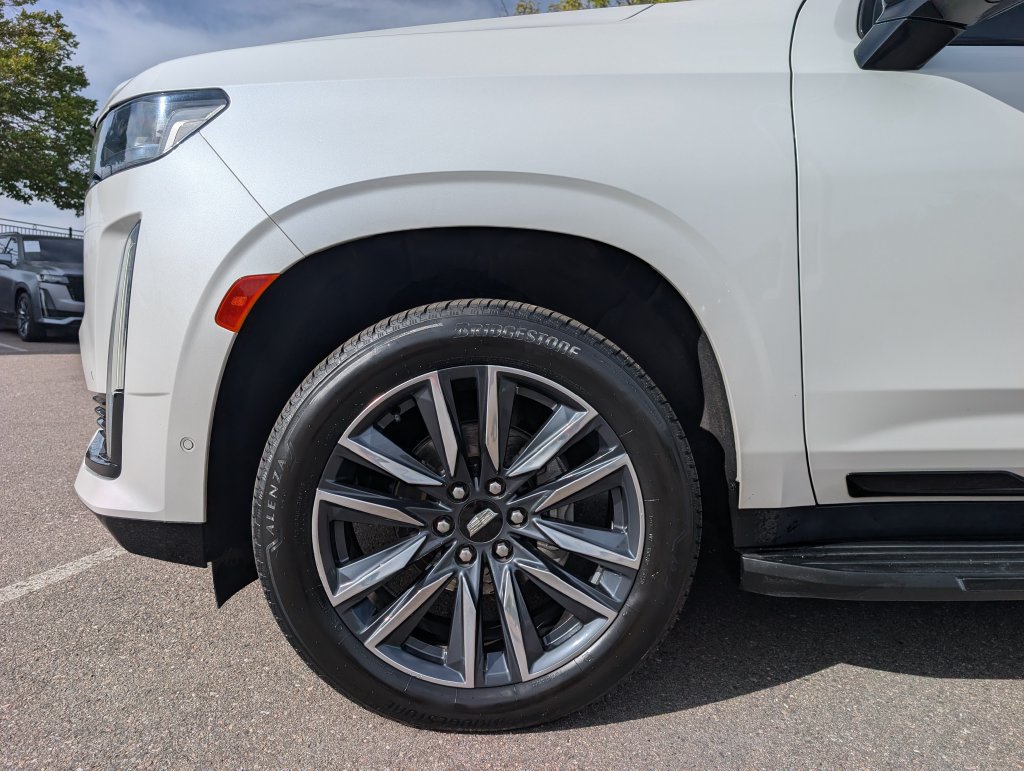 Used 2021 Cadillac Escalade ESV Sport AWD/4WD image 9