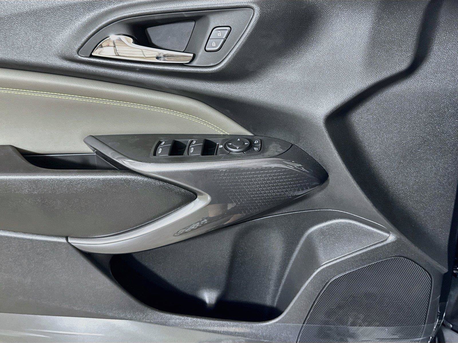 New 2026 Chevrolet Trax ACTIV w/ Driver Confidence Package FWD image 15