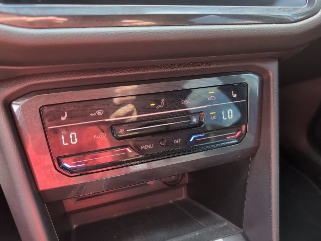 Used 2023 Volkswagen Tiguan SE R-Line image 19