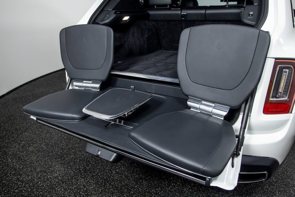 Used 2019 Rolls-Royce Cullinan AWD/4WD image 2