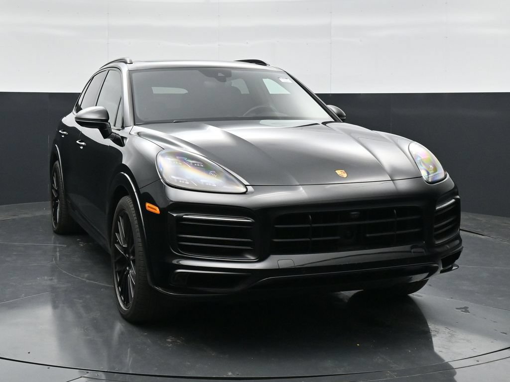 Used 2023 Porsche Cayenne GTS AWD/4WD image 3