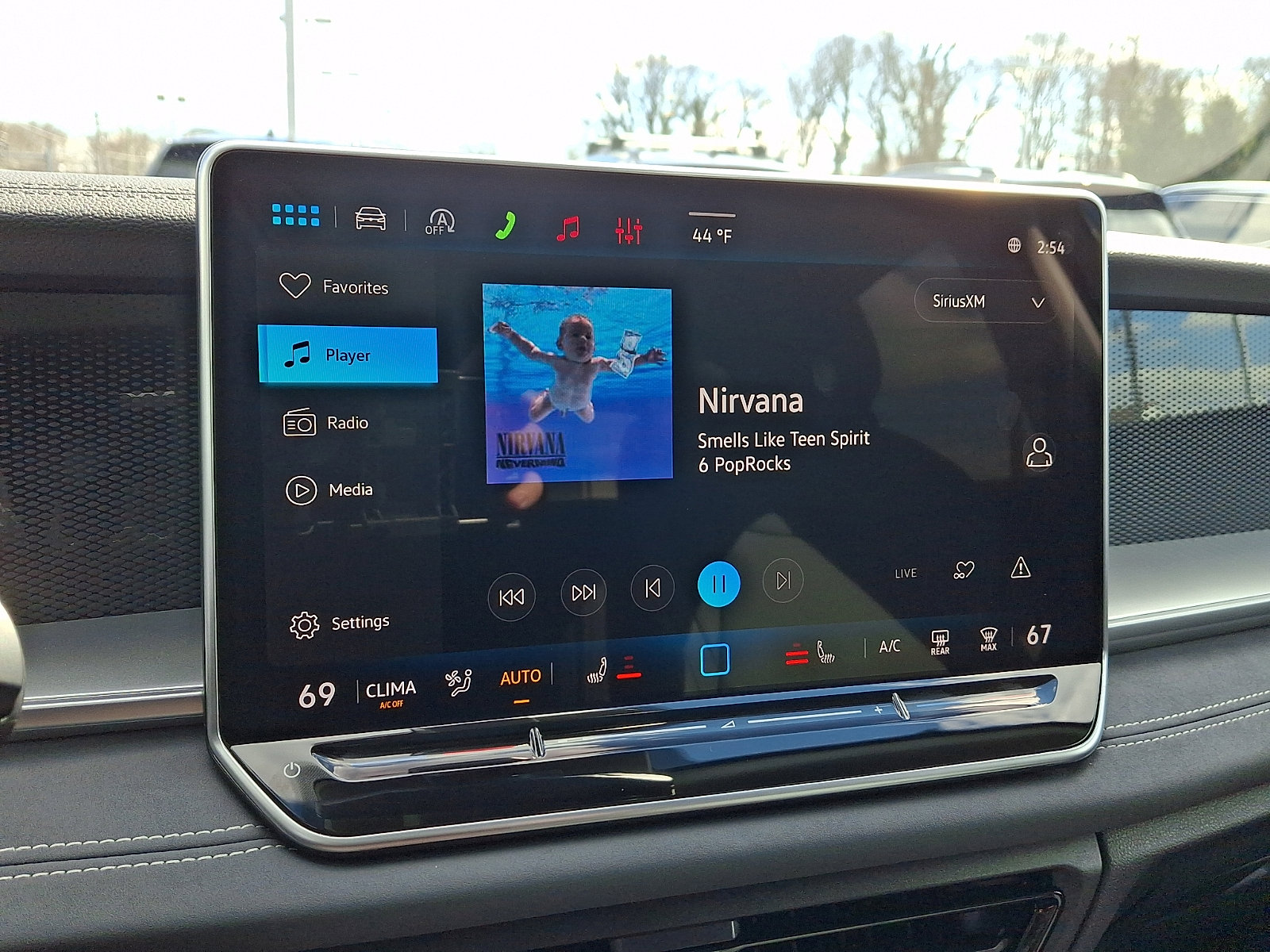 New 2026 Volkswagen Tiguan SE image 9