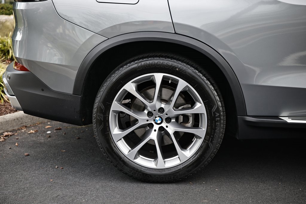 Used 2025 BMW X5 sDrive40i w/ Climate Comfort Package image 7