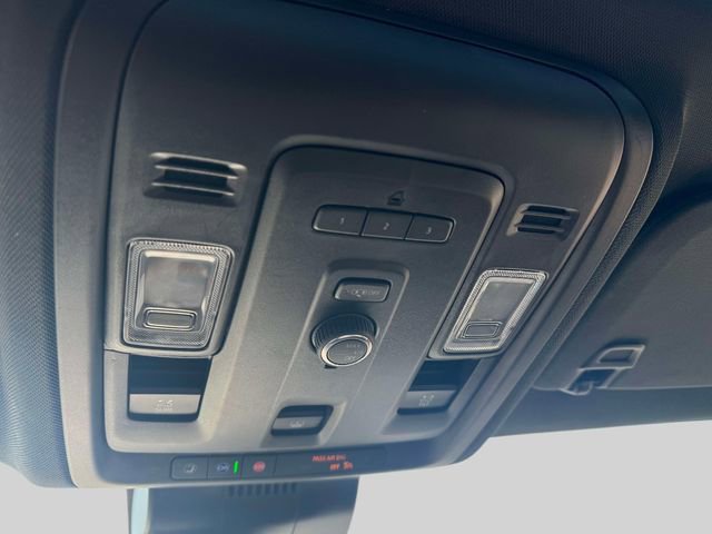 Used 2023 Chevrolet Suburban RST AWD/4WD image 38
