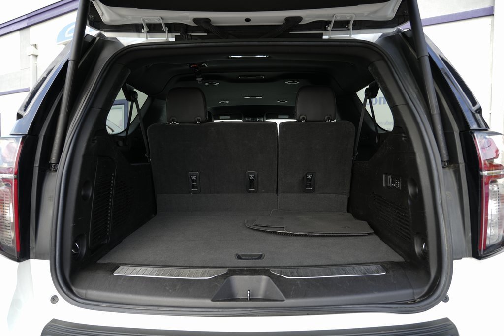 Used 2023 Chevrolet Suburban Premier image 15