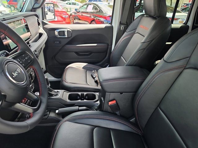 Used 2024 Jeep Gladiator Rubicon w/ Technology Group AWD/4WD image 19