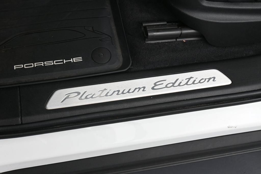 Certified 2022 Porsche Cayenne Platinum Edition AWD/4WD image 16