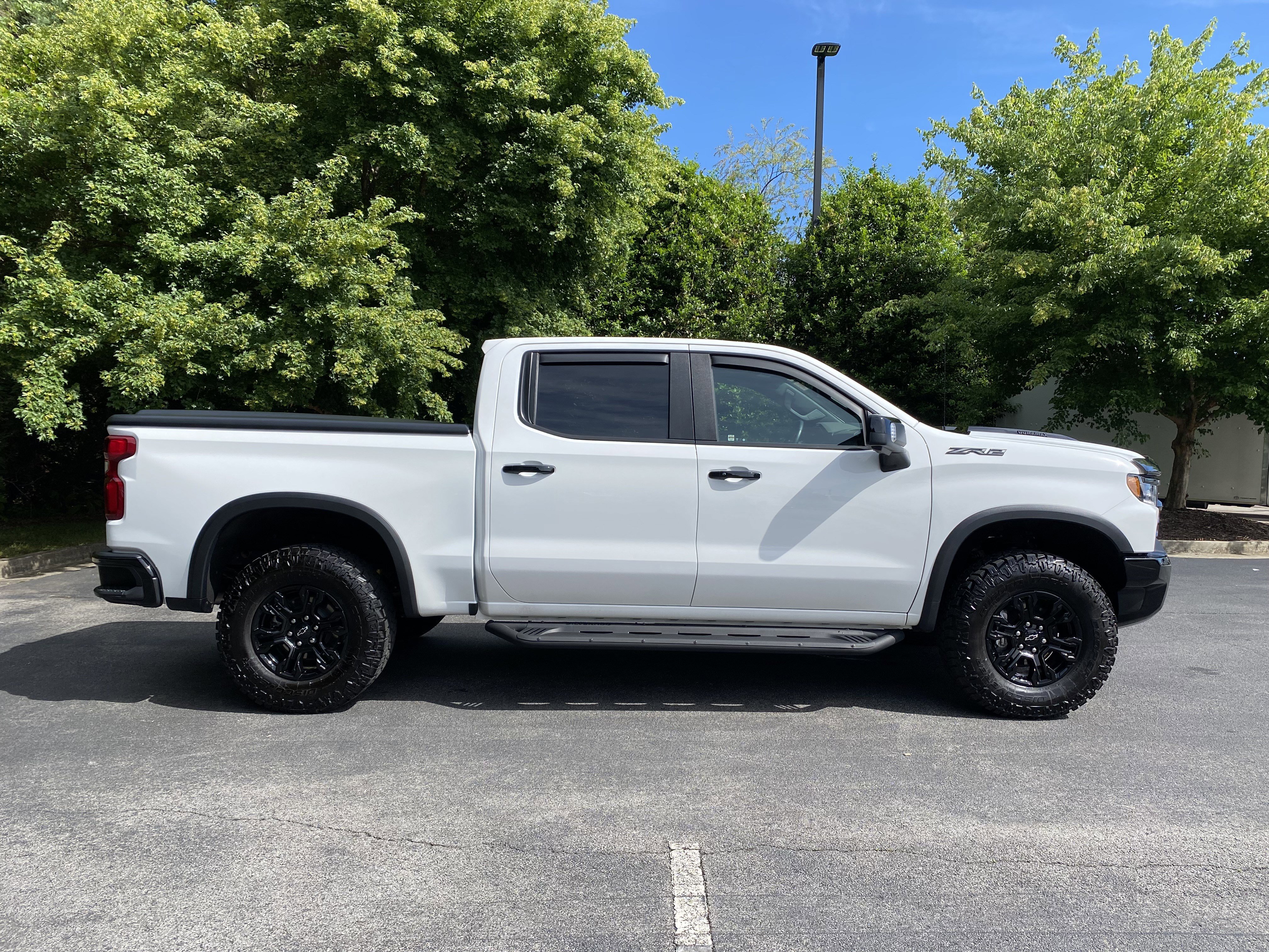 Used 2024 Chevrolet Silverado 1500 ZR2 w/ Technology Package AWD/4WD image 10