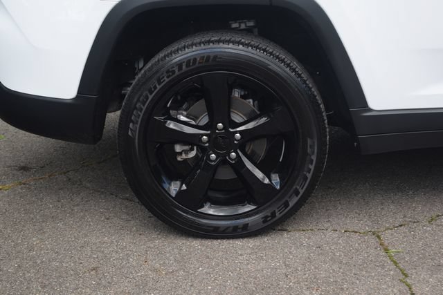 Used 2023 Jeep Grand Cherokee Altitude AWD/4WD image 28