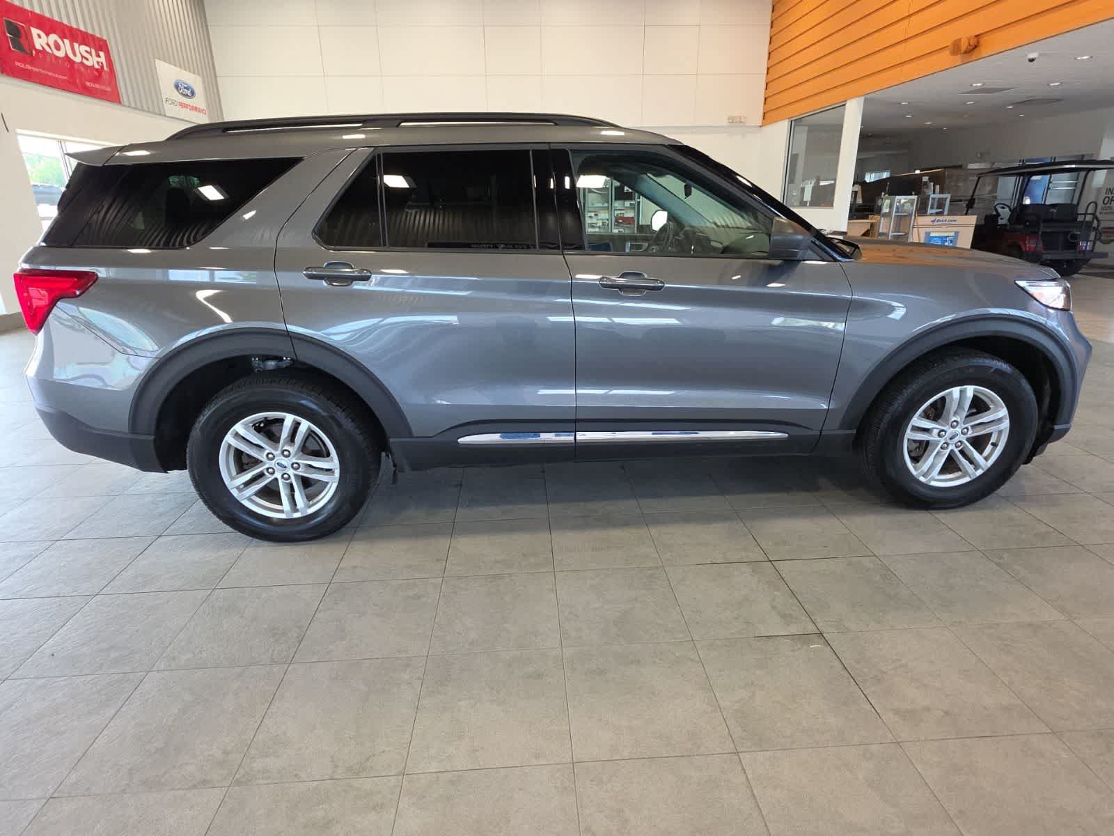 Used 2024 Ford Explorer XLT w/ Equipment Group 202A AWD/4WD image 6