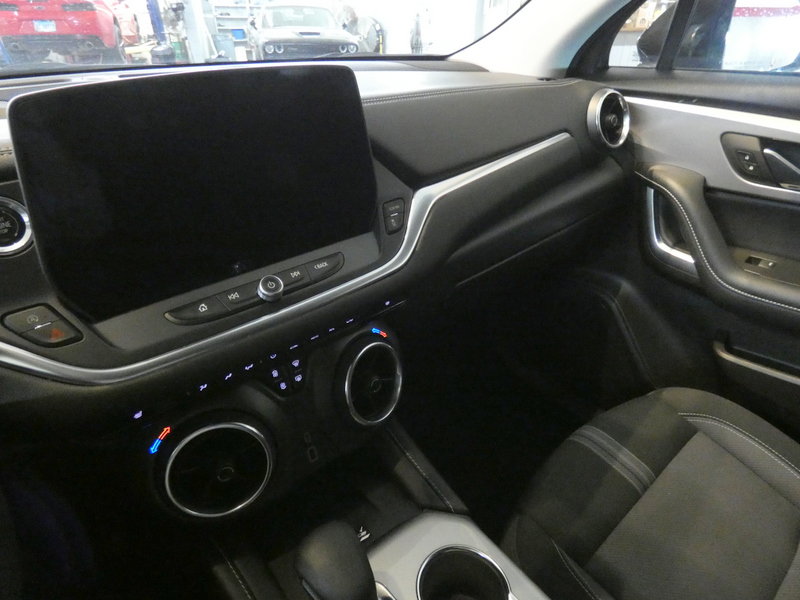 Used 2024 Chevrolet Blazer LT w/ Convenience Package FWD image 11