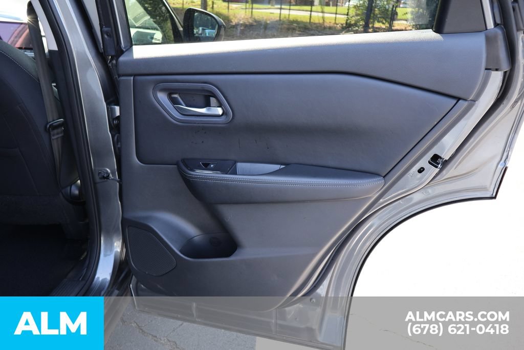 Used 2024 Nissan Rogue SV FWD image 27