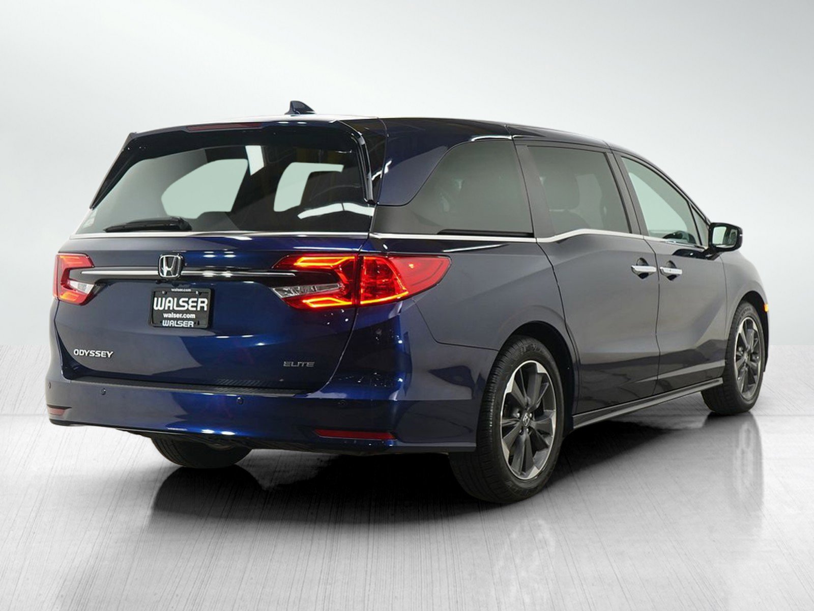 Used 2024 Honda Odyssey Elite image 5