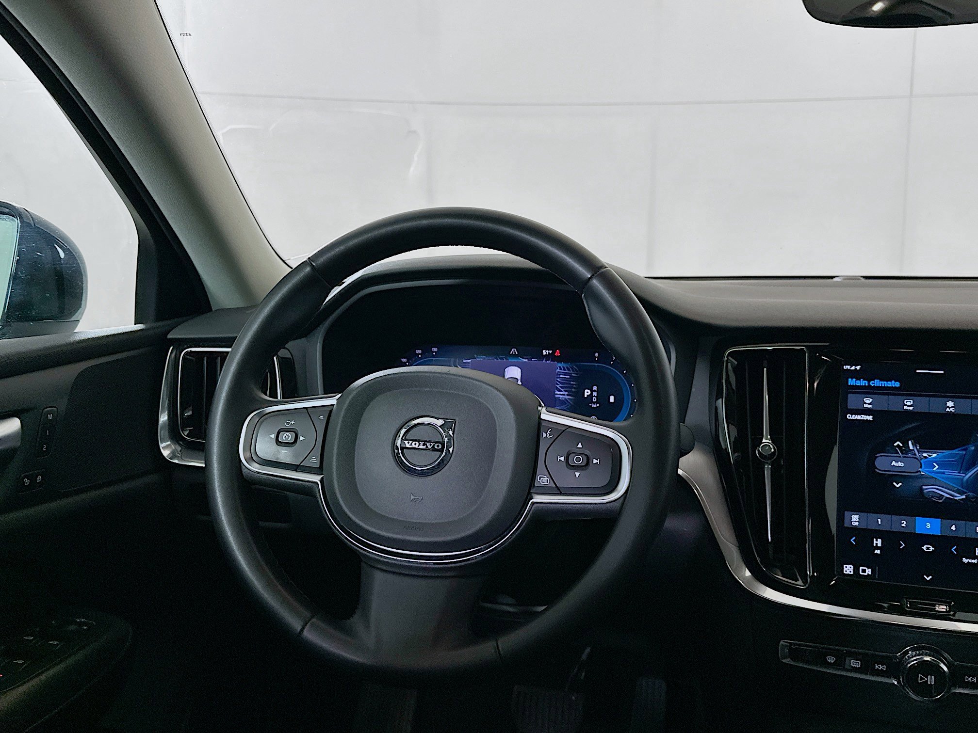 Used 2024 Volvo S60 B5 Core image 18