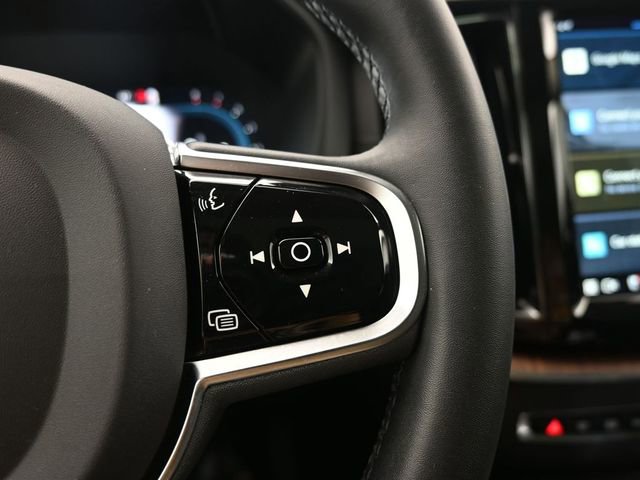 Used 2023 Volvo XC60 B6 Ultimate w/ Protection Package Premier image 25