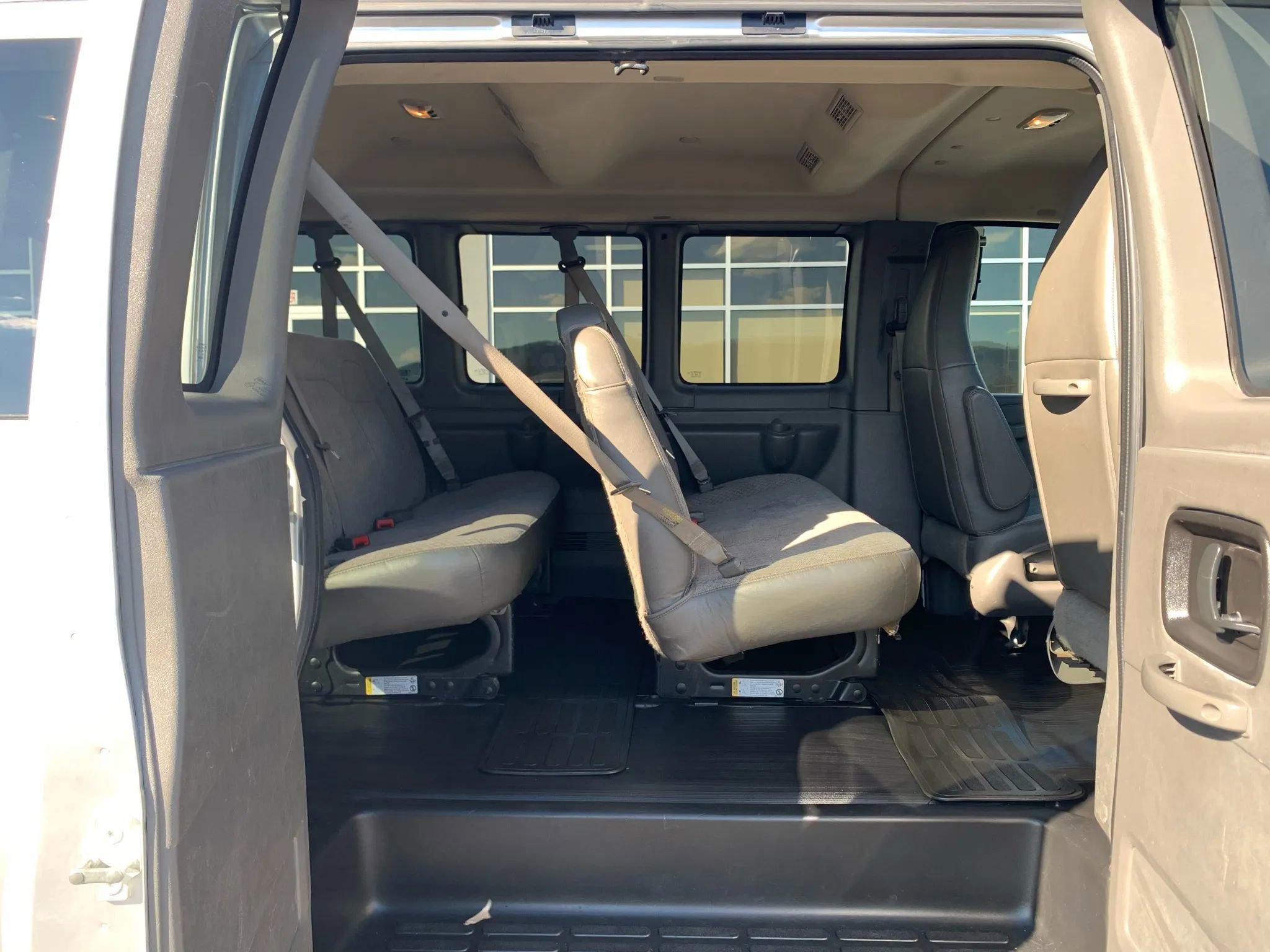 Used 2016 Chevrolet Express 3500 LT w/ LT Preferred Equipment Group image 27