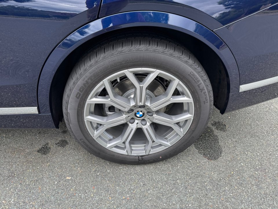 Used 2026 BMW X7 xDrive40i AWD/4WD image 22
