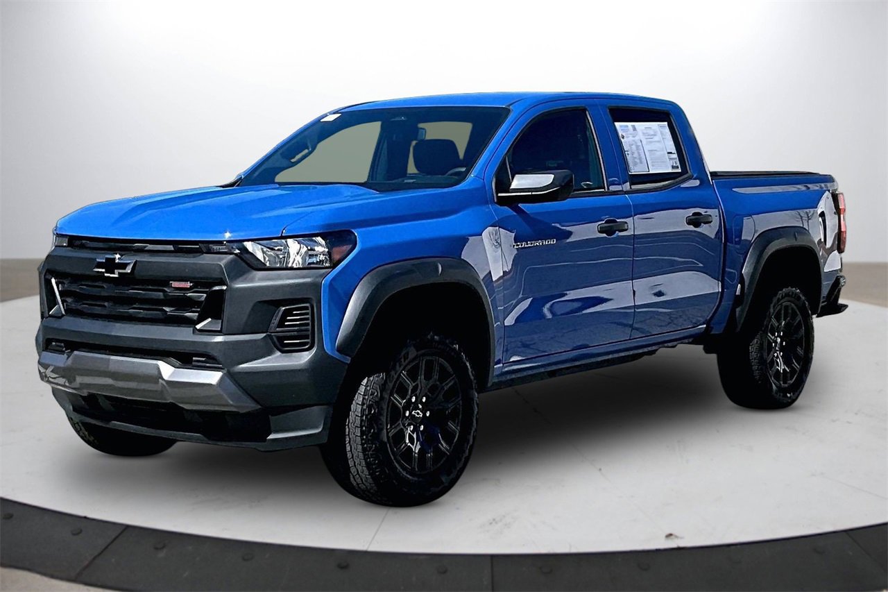 Used 2025 Chevrolet Colorado Trail Boss image 4