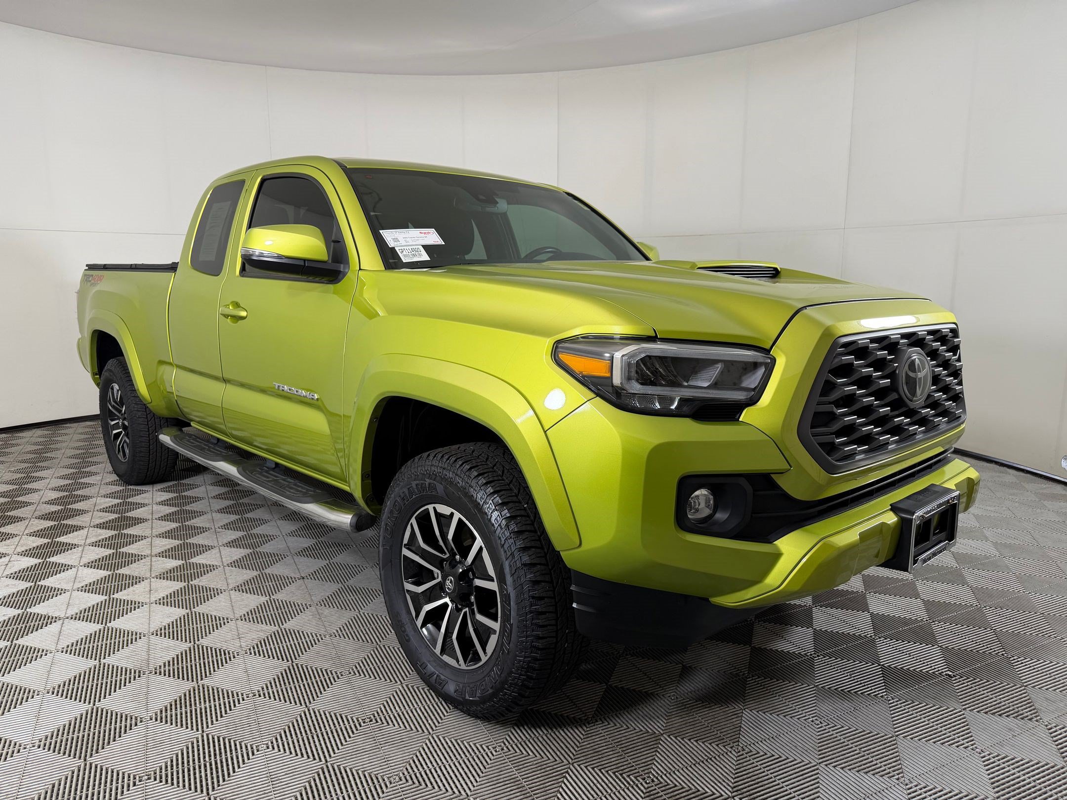 Used 2023 Toyota Tacoma TRD Sport w/ TRD Premium Sport Package AWD/4WD image 7