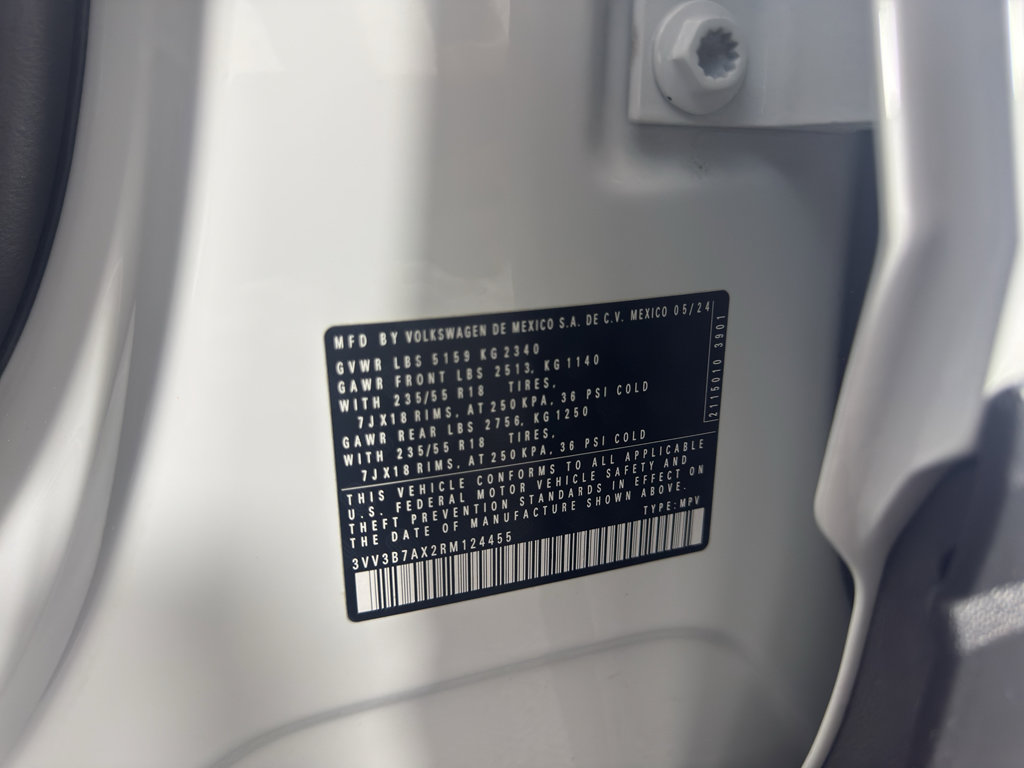Used 2024 Volkswagen Tiguan SE FWD image 13