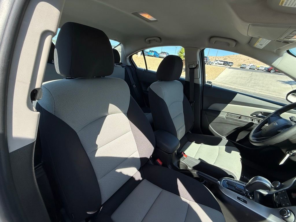 Used 2016 Chevrolet Cruze LS image 11