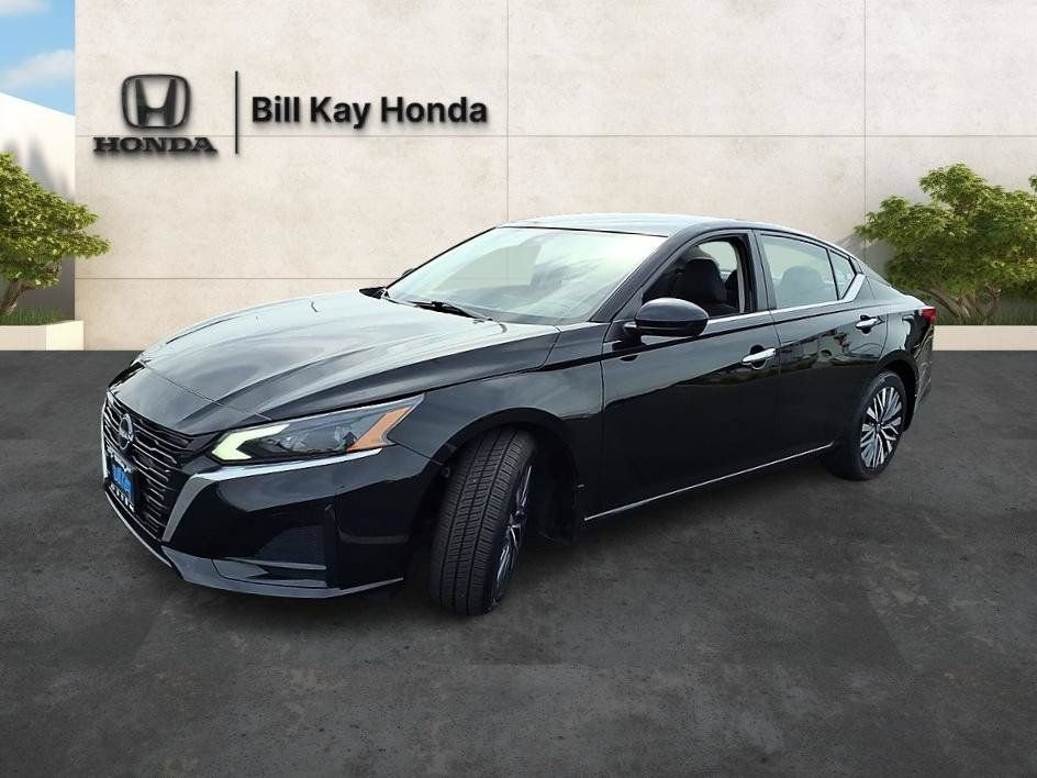 Used 2023 Nissan Altima 2.5 SV FWD image 8