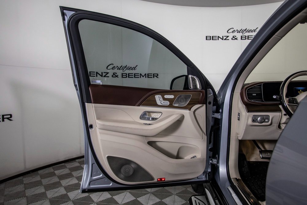 Used 2025 Mercedes-Benz Maybach GLS 600 4MATIC image 30