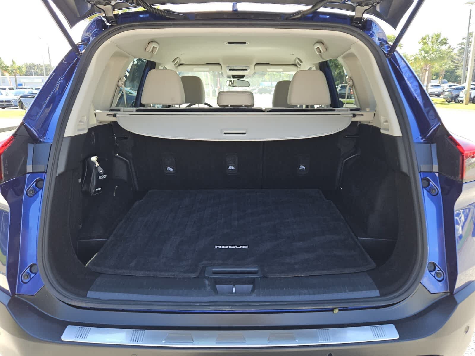 Used 2022 Nissan Rogue SV FWD image 6