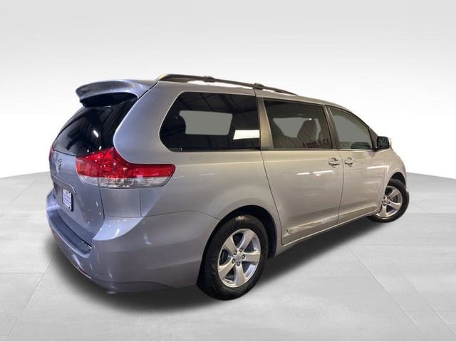 Used 2014 Toyota Sienna LE image 6