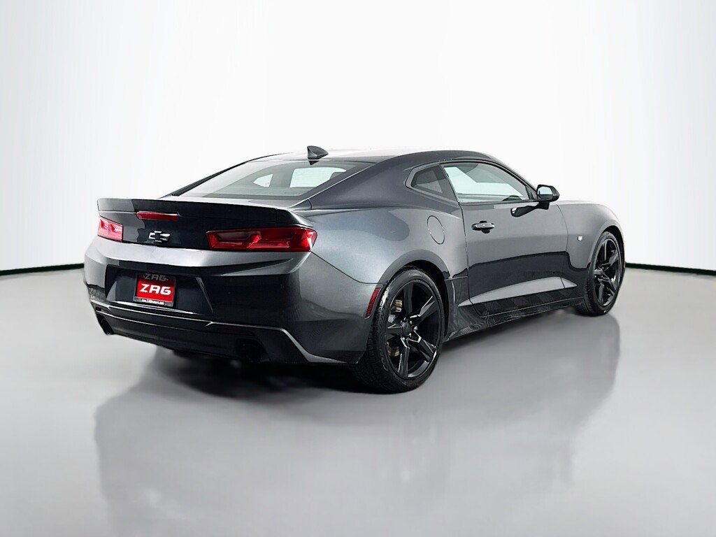Used 2016 Chevrolet Camaro LT w/ Technology Package image 5