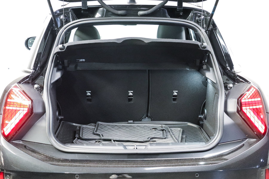 Used 2026 MINI Cooper 4-Door Hardtop FWD image 27