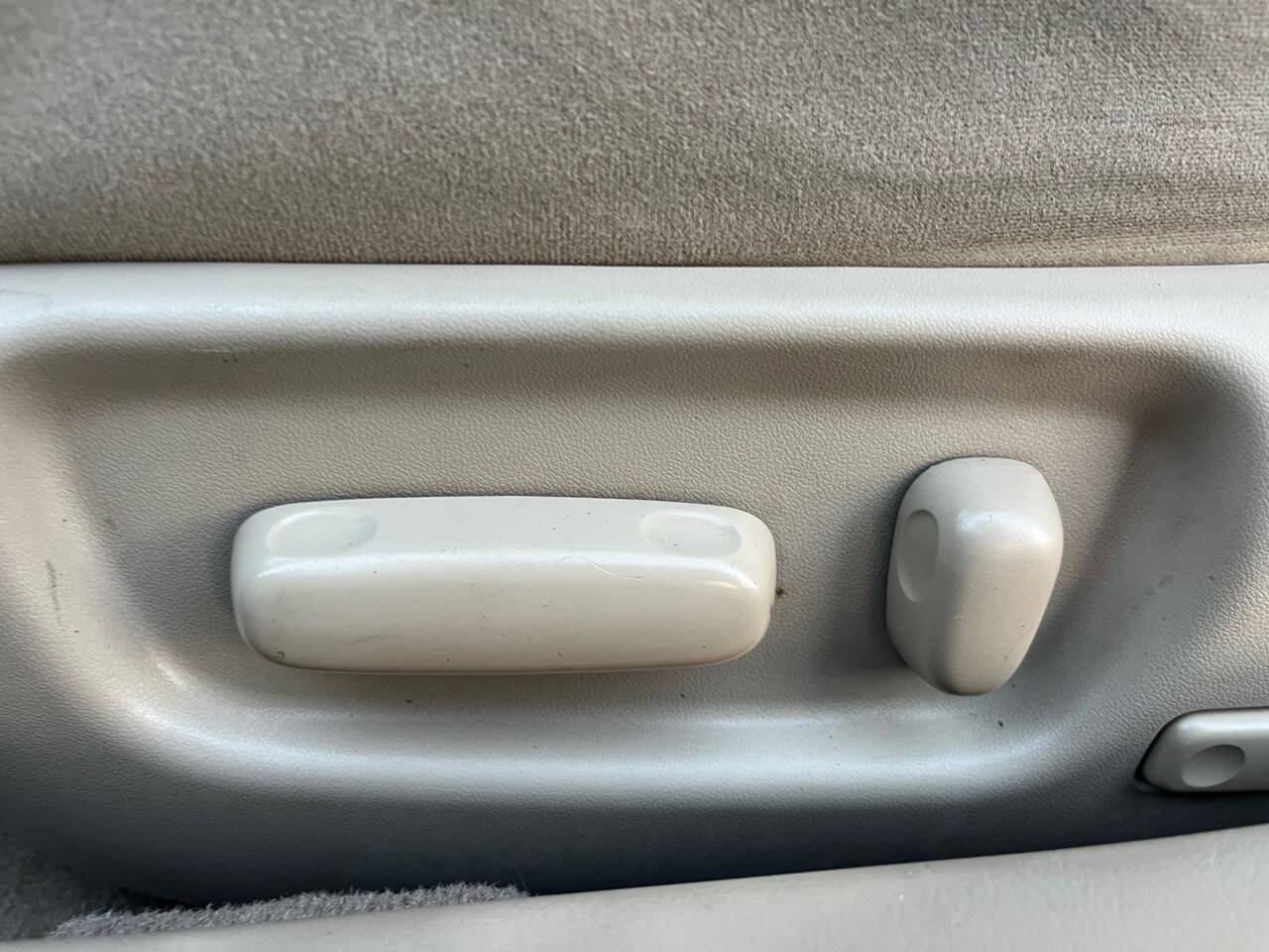 Used 2008 Toyota Solara SE image 28