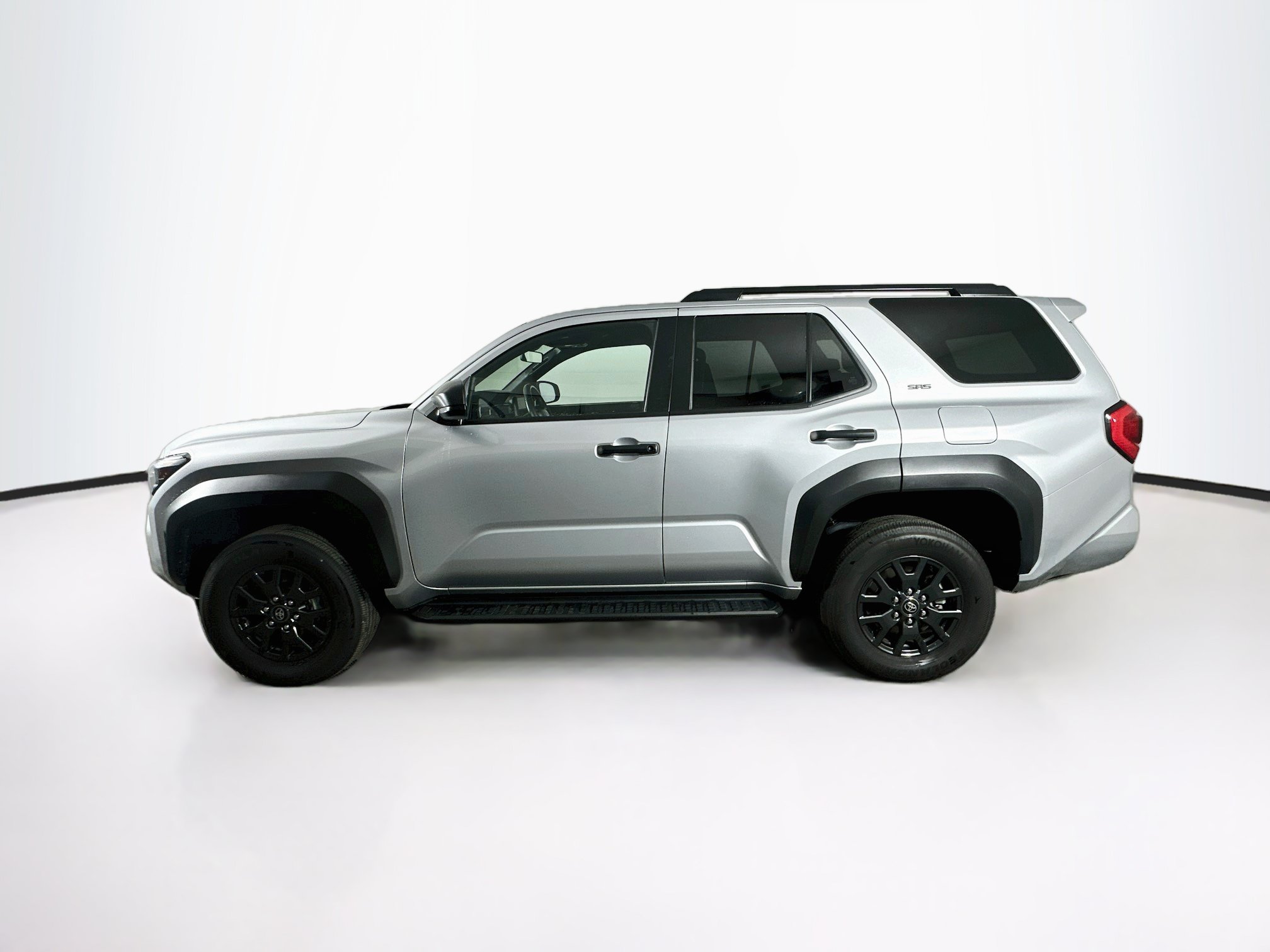 Used 2025 Toyota 4Runner SR5 AWD/4WD image 4