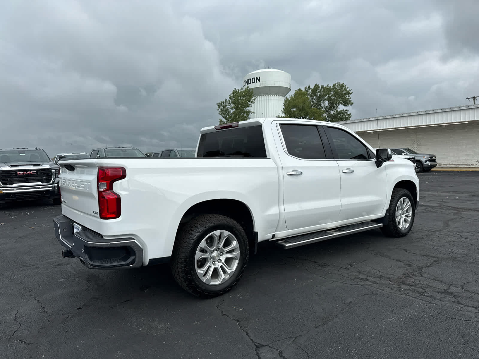 Certified 2023 Chevrolet Silverado 1500 LTZ w/ Z71 Off-Road Package AWD/4WD image 5