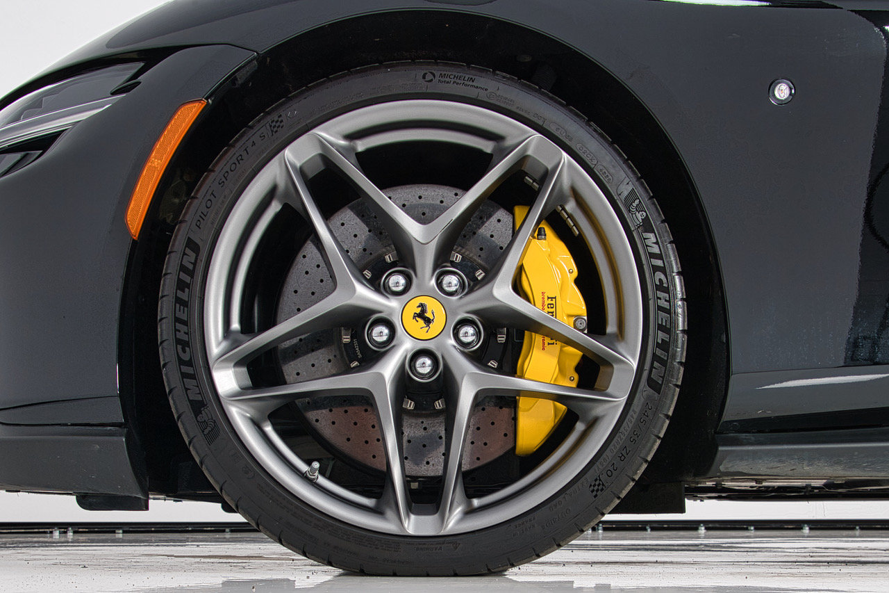 Certified 2021 Ferrari Roma RWD image 17