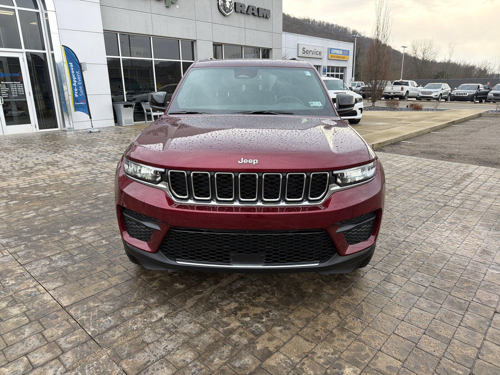 New 2026 Jeep Grand Cherokee Laredo X image 3