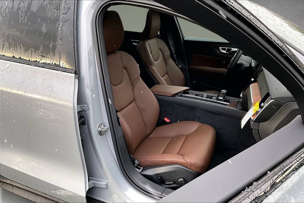 New 2026 Volvo V60 B5 Cross Country Plus w/ Protection Package Premier AWD/4WD image 11