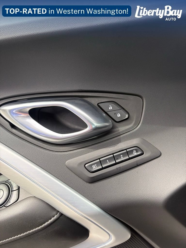 Used 2022 Chevrolet Camaro LT RWD image 48