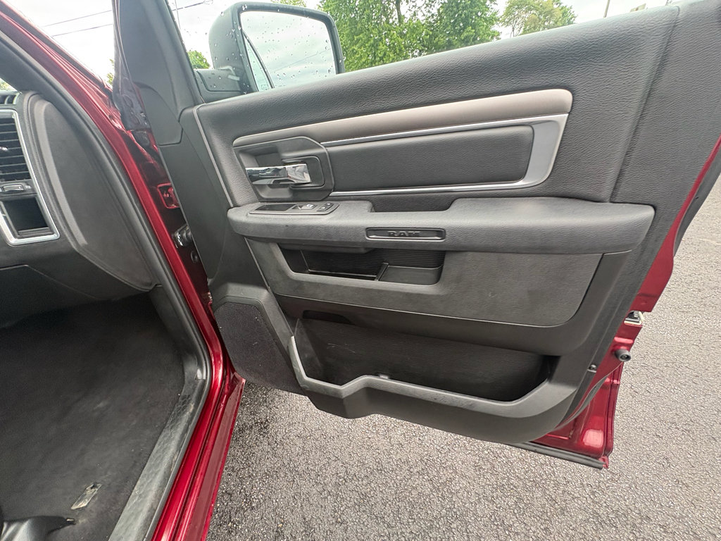 Used 2024 RAM 1500 Warlock AWD/4WD image 21